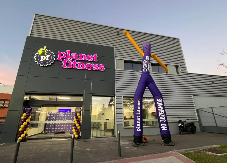 Planet Fitness Bisan Columna Display